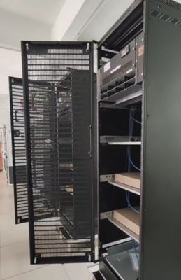 IP20 Özel Yapılmış 1000A 2000A 3000A Büyük Güç Santrali 3 Faz 380Vac 48Vdc Kapalı Telekom Güç Sistemi Flatpack2 48/3000HE modülü FPC dolabı ile