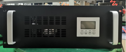 Özel yapılmış 19 inç 4RU Rack 3kW DC'den AC Inverter Modülü Tailored For 12V DC To 220V AC Conversion With Premium Performance